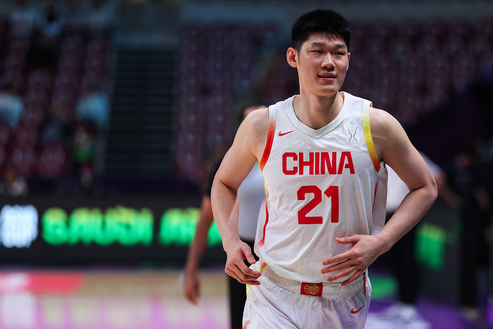 世俱杯买球-中国国家队官方称赞胡金秋：从新秀到领袖蜕变 沉默基石热血担当